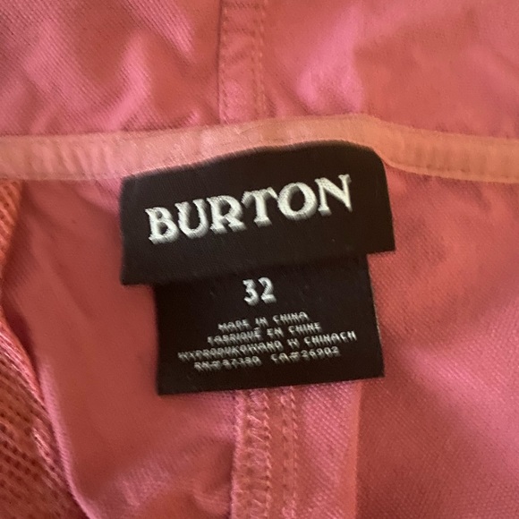 Burton Chaseview overalls in Rosebud color. Size 32. - Picture 9 of 9